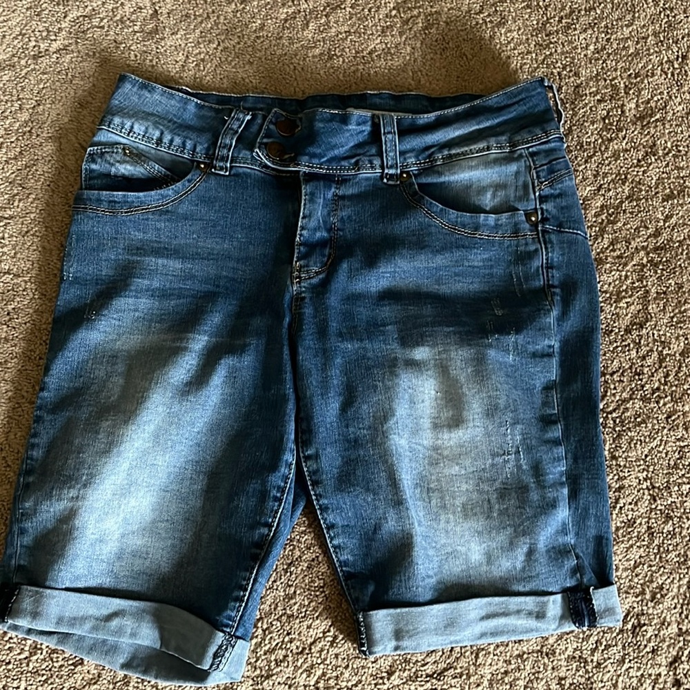 Royalty size 8 jean shorts